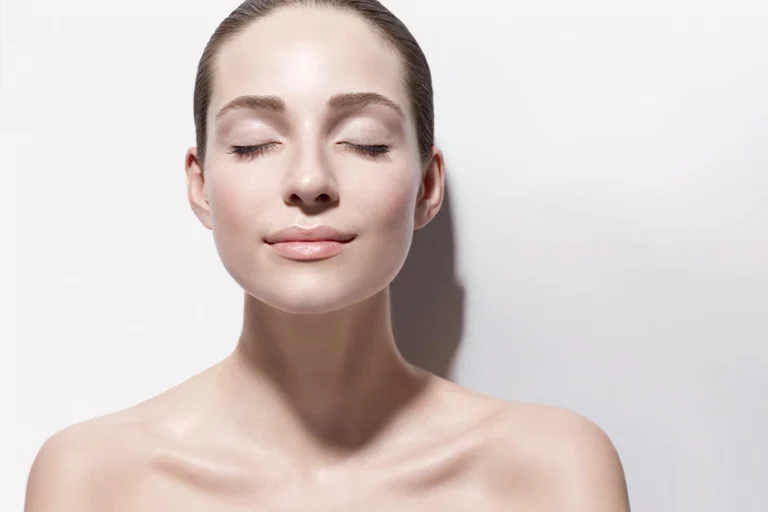 facial exosomes vs traitement prp cheveux exosomes therapy procell microchanneling carbon peel chemical peel melasma hyperpigmentation skin consultation hydrafacial PERSONALIZED AESTHETIC